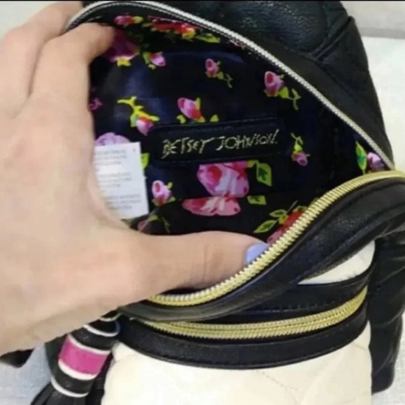 Betsey Johnson Mini Bag - Picture 13 of 13